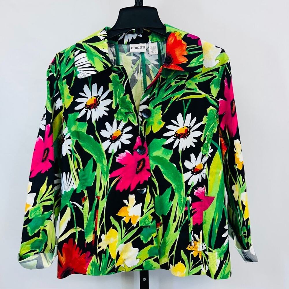 Chico's Floral Print Spring Jacket Size M (2) Button Close Long Sleeve Art Wear